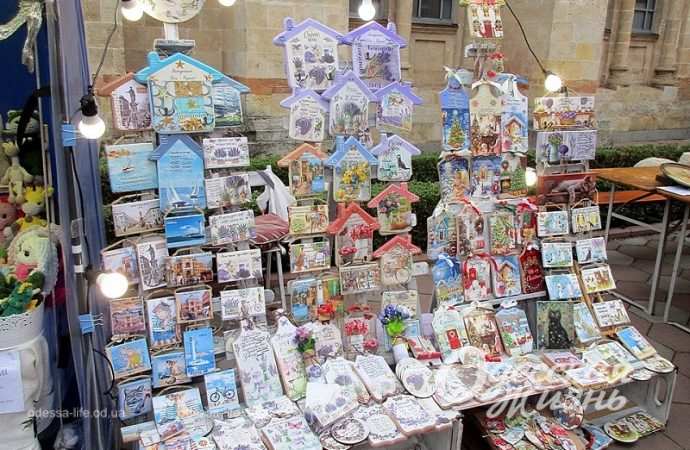 Рождественская ярмарка в одесской Кирхе, сувениры