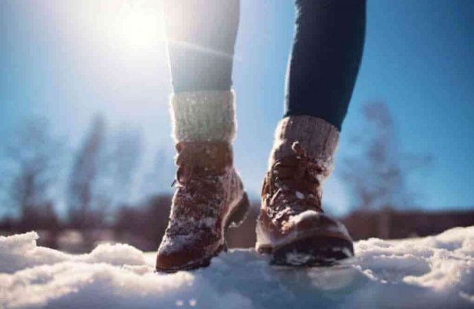 Зимние лайфхаки: как утеплить ноги, чтобы не мерзнуть на прогулке