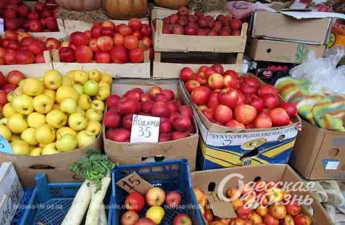 Фрукты на Новом базаре в Одессе