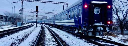 В Одессе поезд сбил насмерть мужчину, сидевшего на рельсах