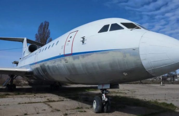 В Одесі продають дивний літак