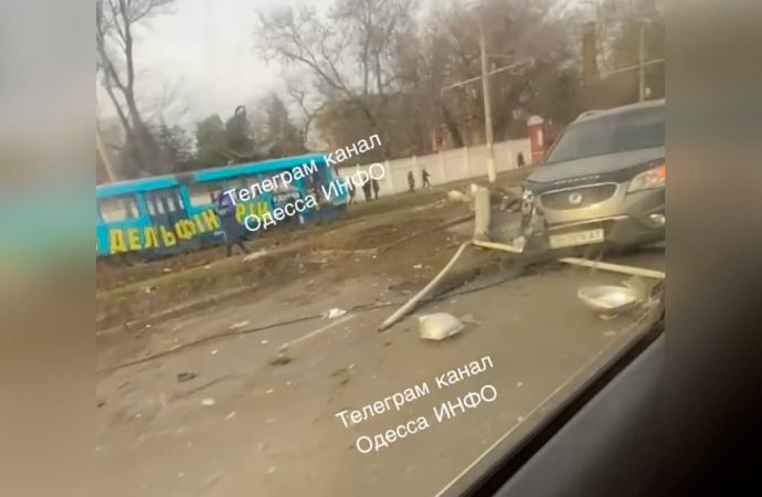 В Одессе произошла авария: движение некоторых трамваев остановлено (видео)