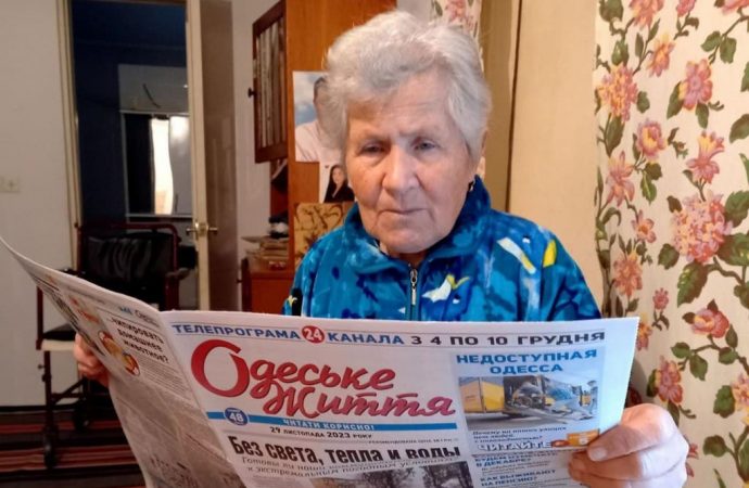 Підприємець із Рені продовжив передплату на «Одеське життя» пенсіонерам громади