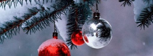 Не на часі: одне з міст Одещини відмовилося від новорічної ялинки