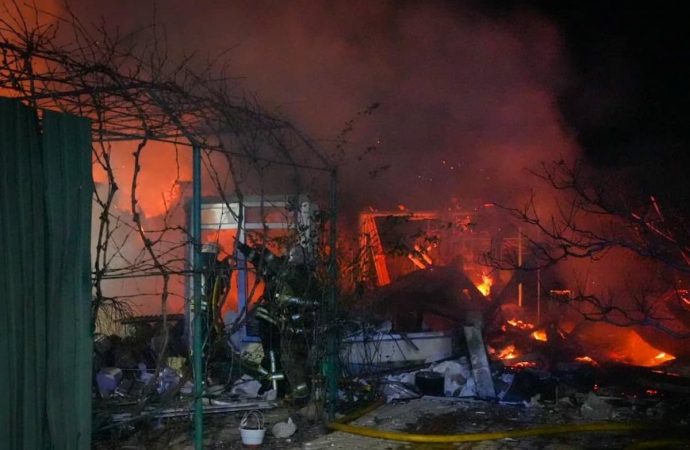 Подробности атаки на Одессу и область: есть погибшие, разрушены и сожжены дома (фото, видео)