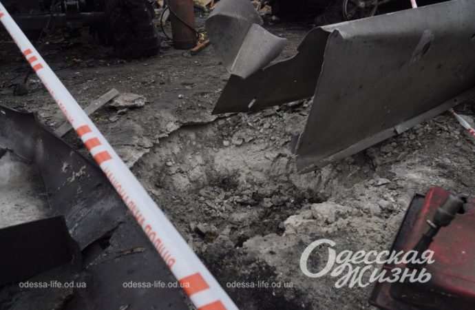 Прилет. Ангар