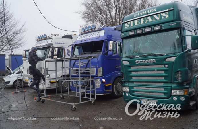 Прилет. Ангар