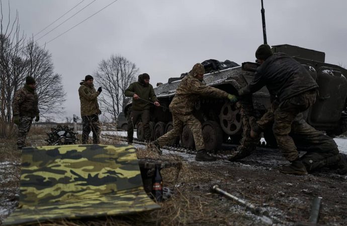 Війна, день 657: Авдіївка, Мар’їнка, Бахмут – найгарячіші напрямки фронту