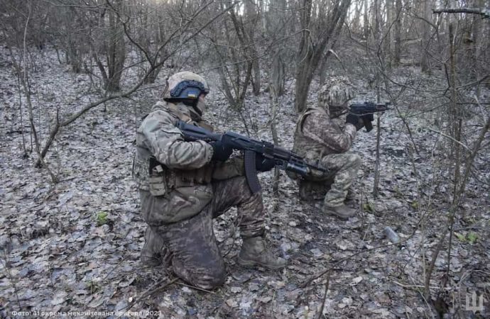 Війна, день 673: ворог намагається оточити Авдіївку