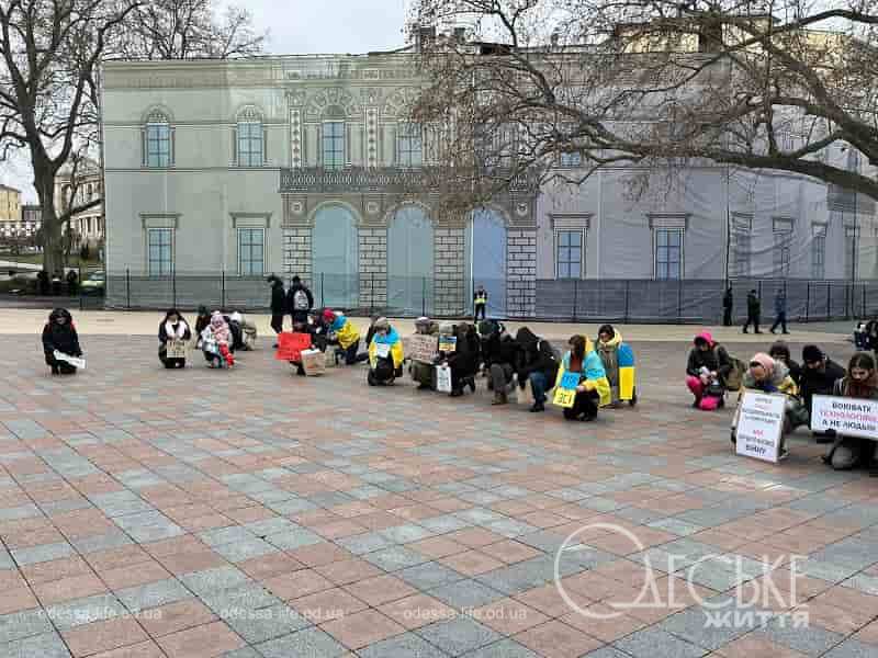 Акция в Одессе, минута молчания