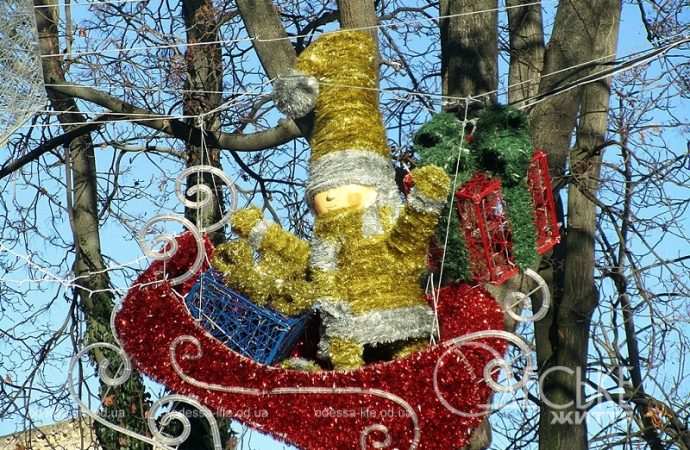 В Летнем театре одесского Горсада, иллюминация