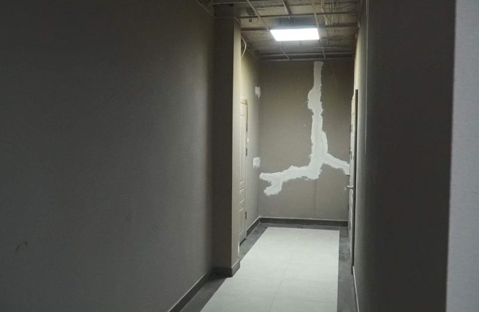 Відновлення ЖК «Мілос» в Одесі після атаки шахедів 28 грудня