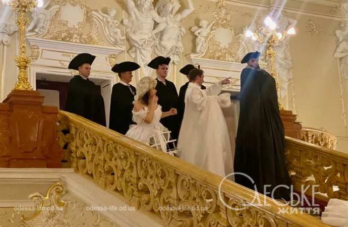 Оперний. Сущенко