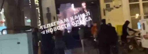 В Одессе случился пожар на Дерибасовской: что известно