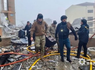 За порятунок людей із зруйнованої багатоповерхівки в Одесі нагородили спецназівців (відео)