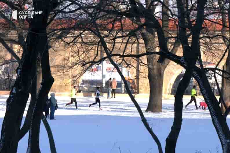 Зимовий забіг у парку Шевченка в Одесі