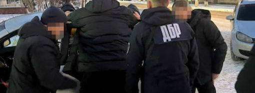 В Одесской области работник военкомата за взятку помогал мужчинам избежать мобилизации