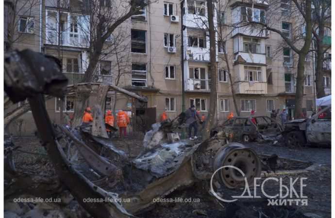 На проспекті Шевченка відремонтують ще один житловий будинок, постраждалий від удару дронів