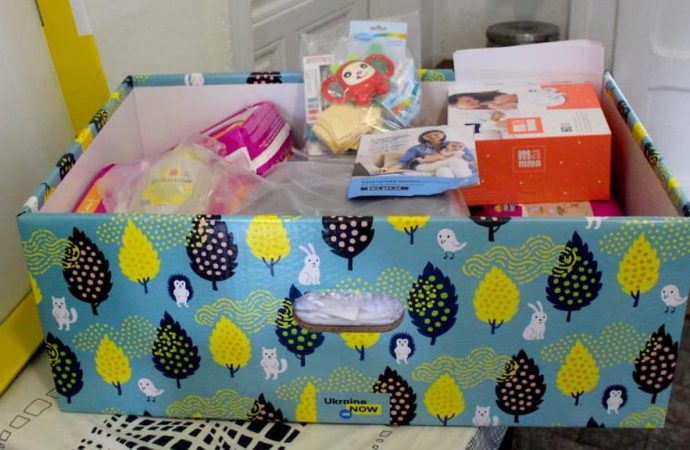 Новоспеченим батькам в Одесі продовжать видавати “пакунок малюка”: його склад змінився
