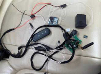 В автомобілі відомої одеської журналістки знайшли прослуховування