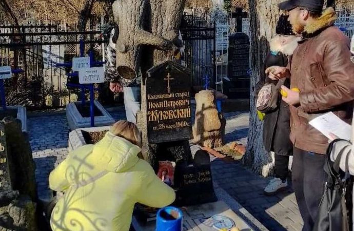 Одеські віряни стверджують, що на Другому християнському кладовищі замироточив хрест
