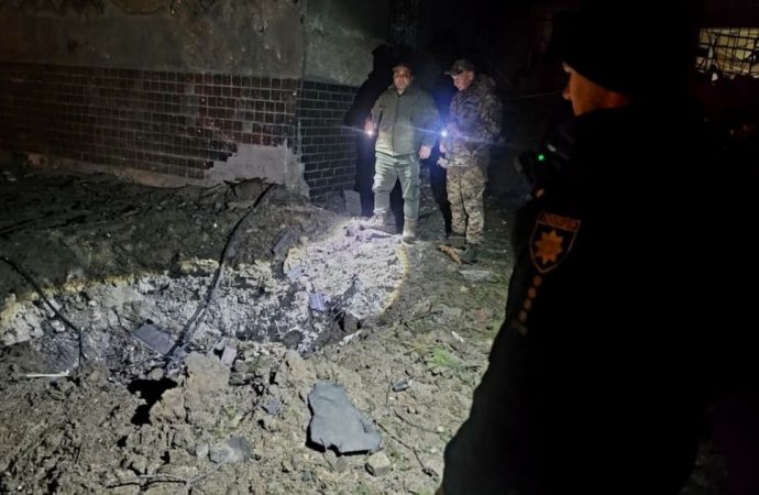Во время ночной атаки на Одессу есть раненые: фото разрушений