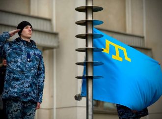 10 лет сопротивления: в Одессе торжественно подняли крымскотатарский флаг
