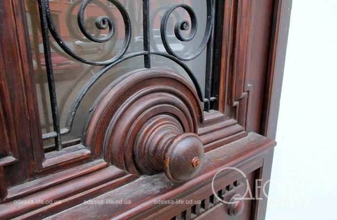 Отреставрированные одесские двери