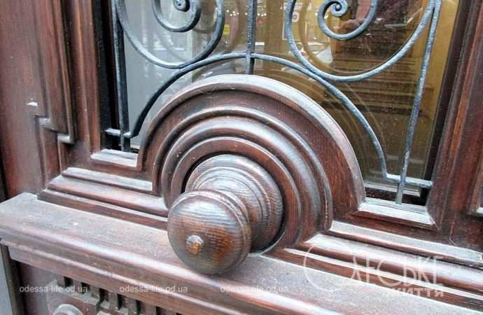 Одесские двери после реставрации
