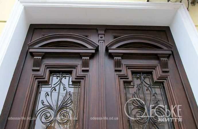 Старинные двери одесского дома