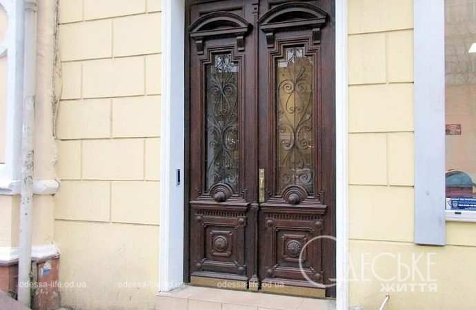 Одесский дом Кречмара, двери после речставрации