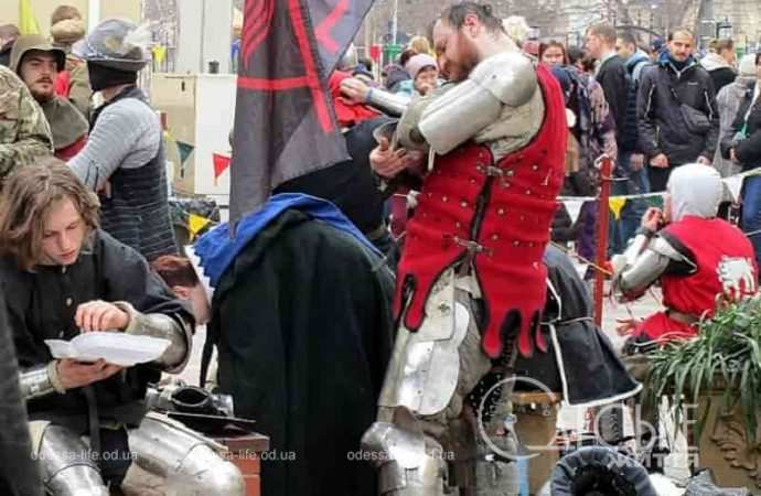Праздник во дворе одесской Кирхи13