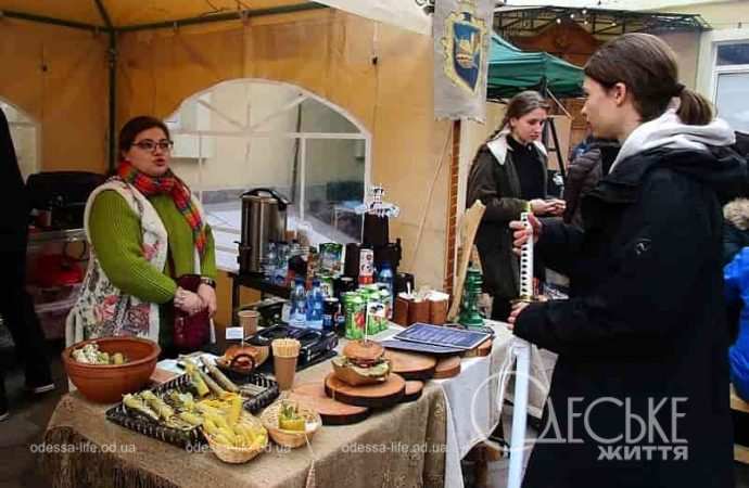 Праздник во дворе одесской Кирхи16