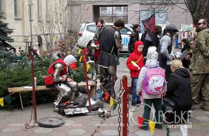 Праздник во дворе одесской Кирхи18