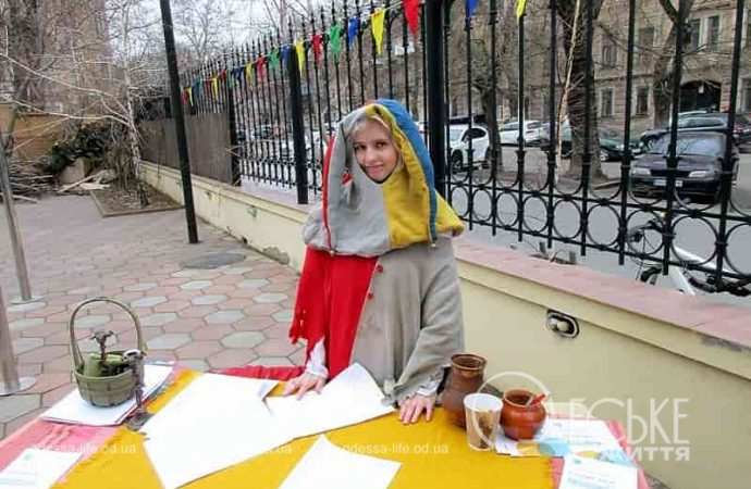 Праздник во дворе одесской Кирхи3