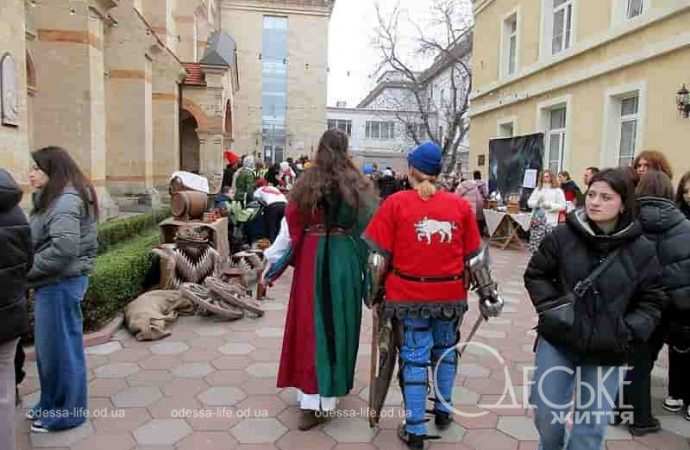 Праздник во дворе одесской Кирхи22