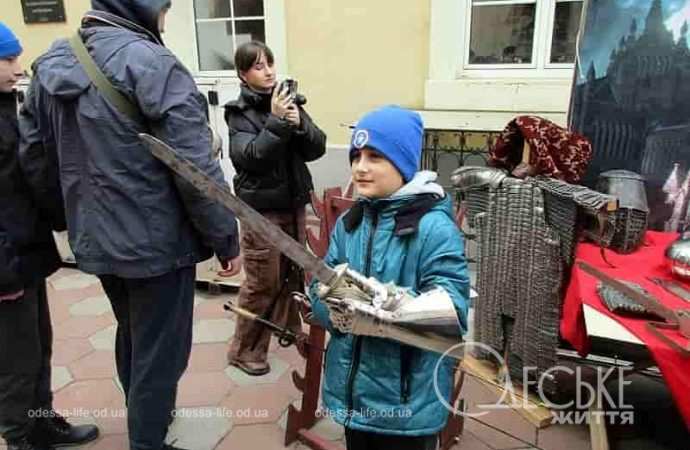 Праздник во дворе одесской Кирхи8