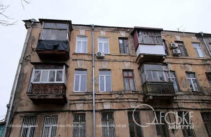 Одесса, Матросский спуск, дом с балконами