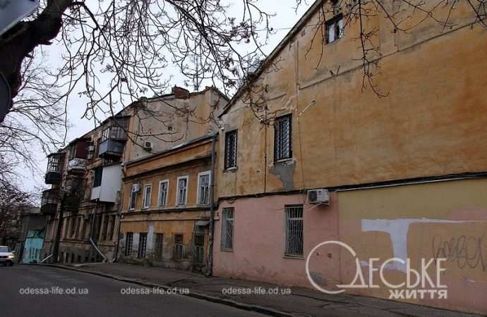 Одесса, Матросский спуск, стена дома