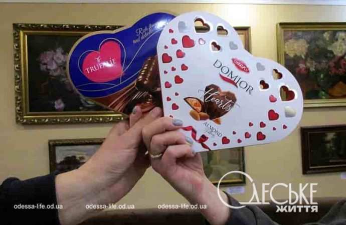 День влюбленных в Одессе: конфеты