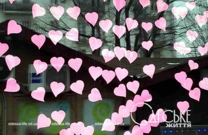 День влюбленных в Одессе: сердечки