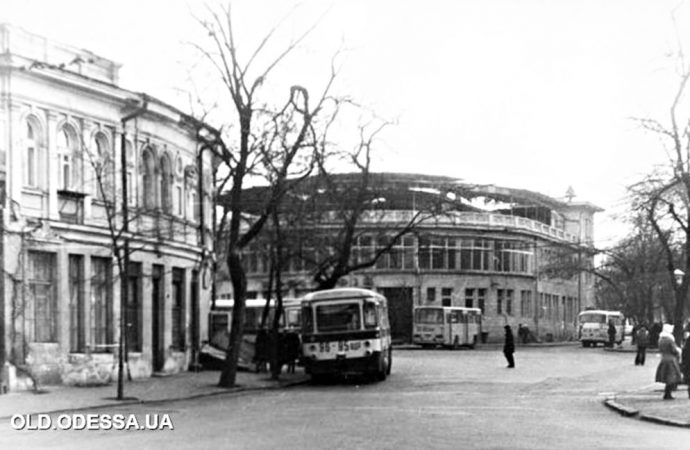 Знаменита площа Мартинівського та вулиця Загубанського: як з’явилися і куди зникли