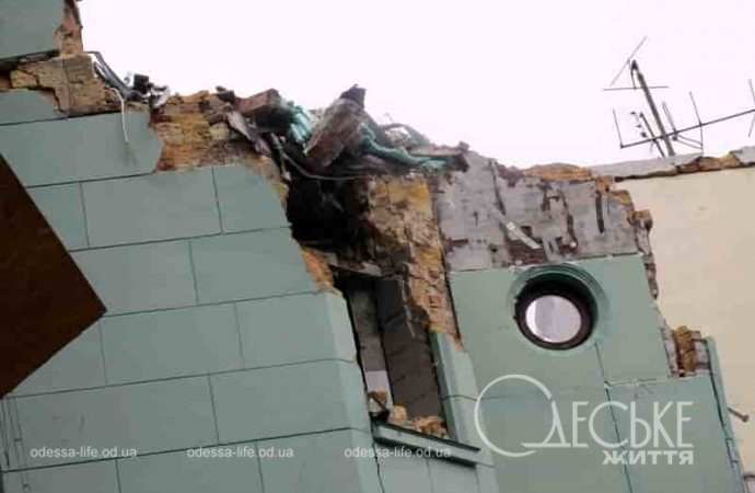 Одесский дом, разрушенный ракетой