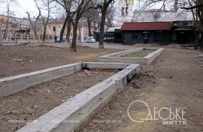 Сквер Регенсбург в Одессе заброшен
