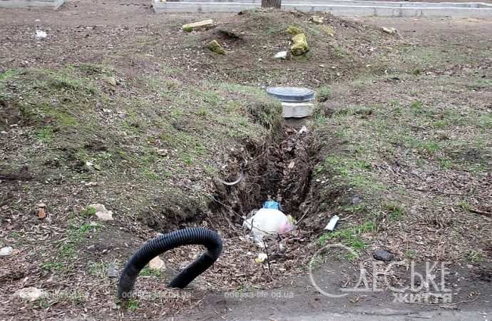 Сквер Регенсбург в Одессе, кусок кабеля