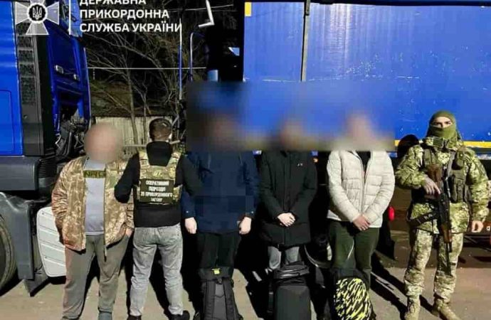 Одесская область: что прятал водитель-«патриот» за огромным флагом Украины