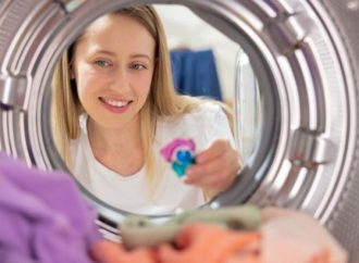 Капсули для прання краще порошку: як правильно їх використовувати та не пошкодити речі