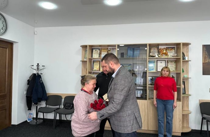 Матери погибшего защитника из Одесской области вручили орден «За мужество»
