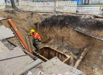 В Одессе заменили аварийный участок канализации (фото, видео)