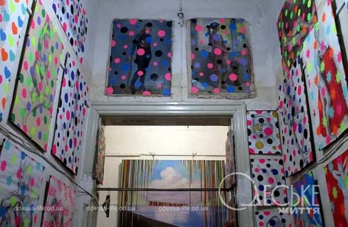 Одесский арт-дворовик, галерея